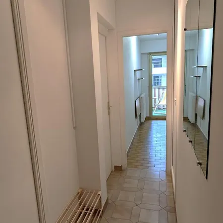 Apartment In Near Sea And Centre