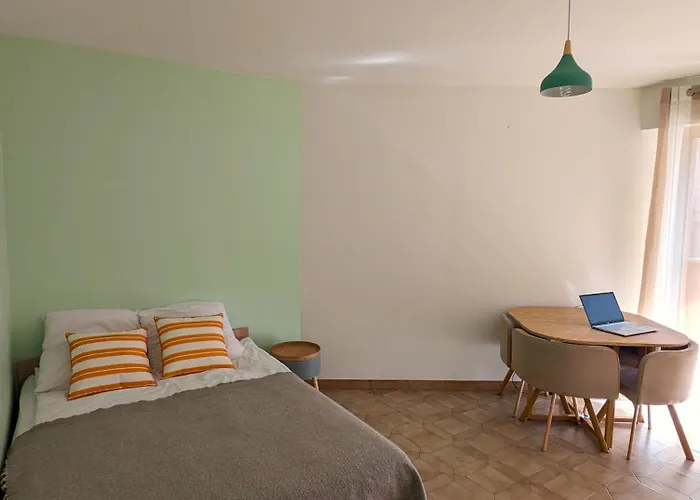 In Near Sea And Centre Apartment *